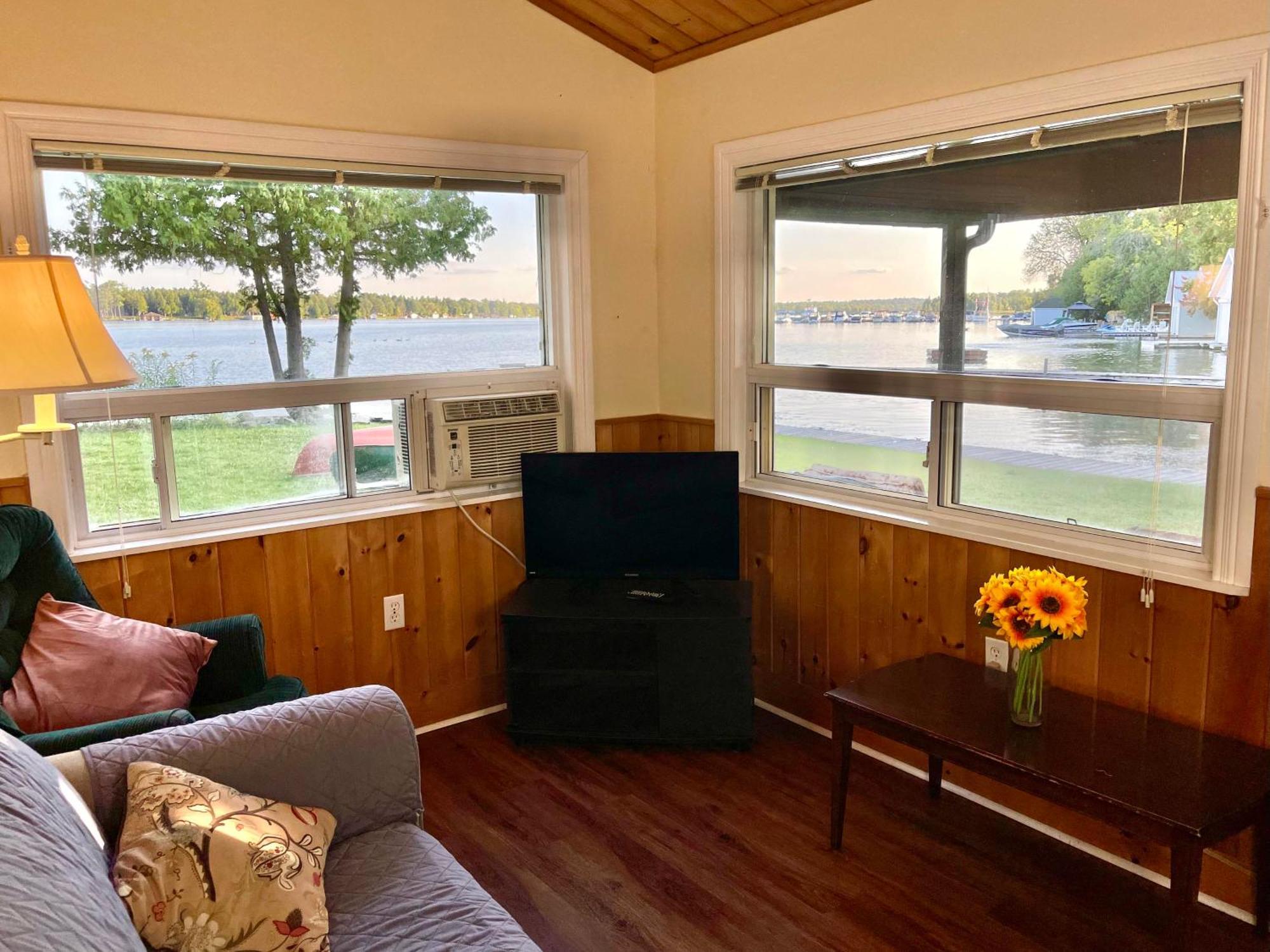 Ambleside Cottage Resort Bobcaygeon Exterior photo