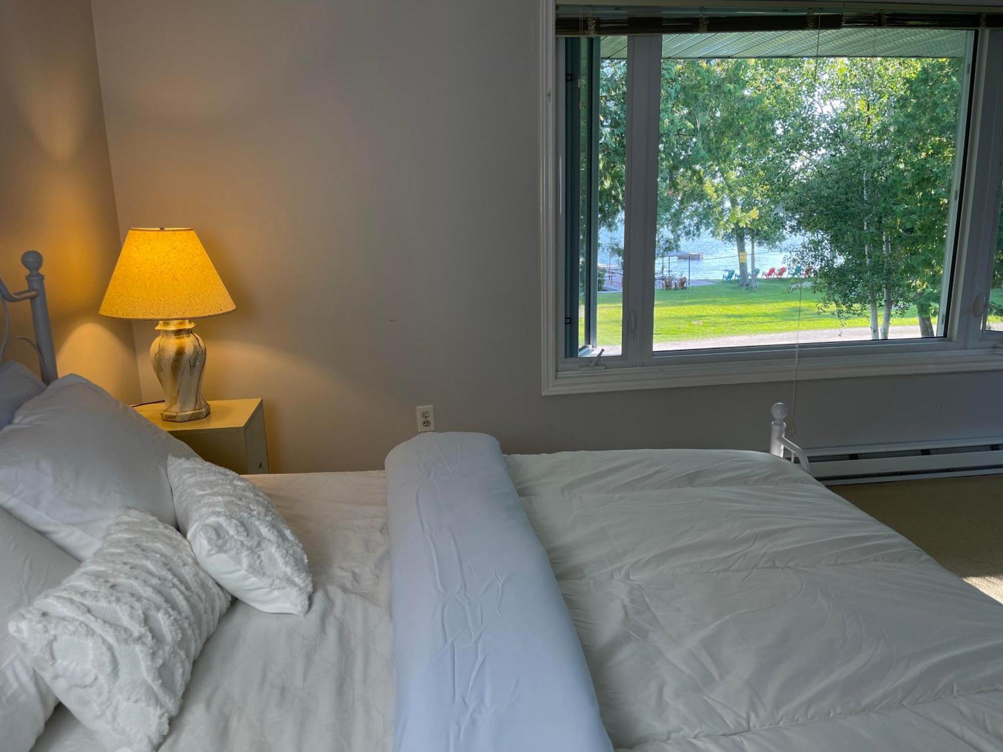 Ambleside Cottage Resort Bobcaygeon Exterior photo