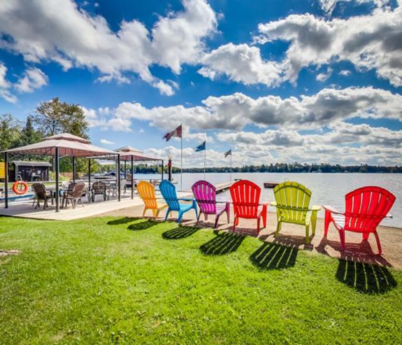 Ambleside Cottage Resort Bobcaygeon Exterior photo